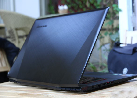 Review đánh giá laptop chuyên game Lenovo Y70 Touch