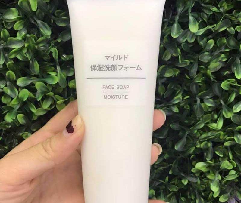 Sữa rửa mặt Muji Face Soap cung cấp độ ẩm cho làn da